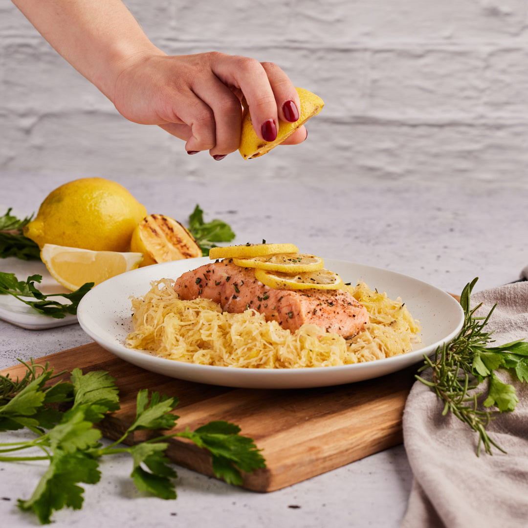 Pasta al Ajo y Mantequilla con Salmón
